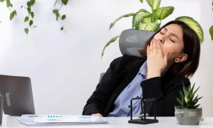 Cara Mengatasi Rasa Ngantuk Saat Jam Kerja Secara Alami