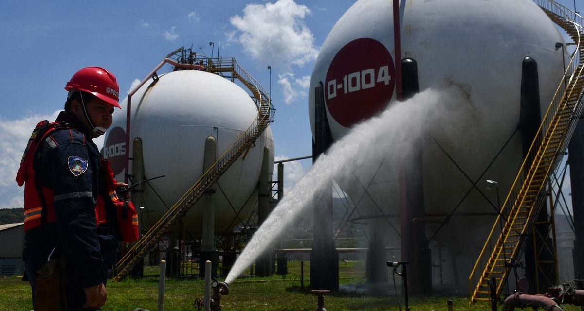 Chevron Melanjutkan Ekspor Minyak Venezuela ke Amerika Serikat