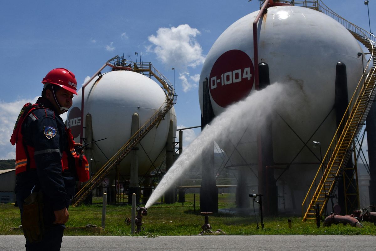 Chevron melanjutkan pengiriman minyak Venezuela menuju AS