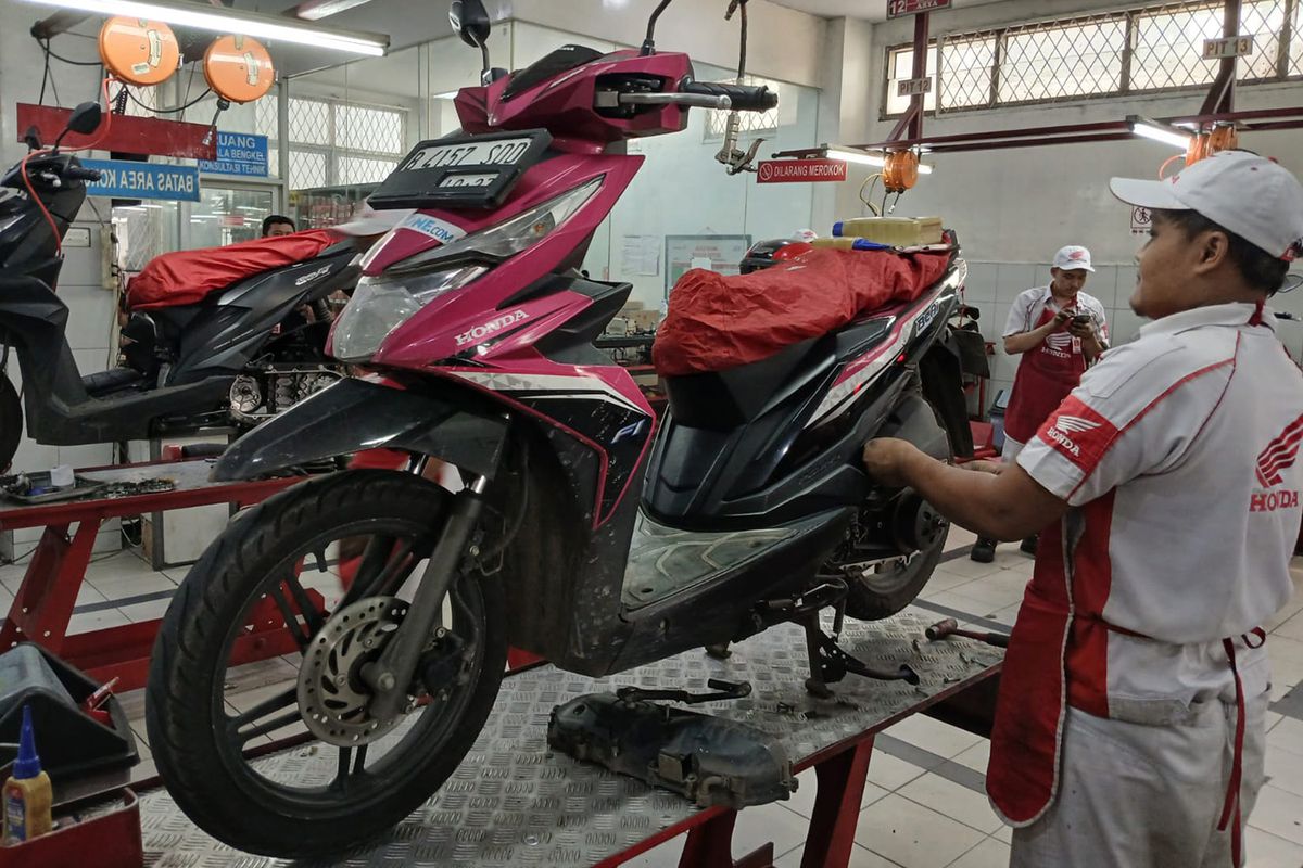 Promo Servis Januari Ceria Honda di jaringan bengkel resmi AHASS Jakarta Tangerang