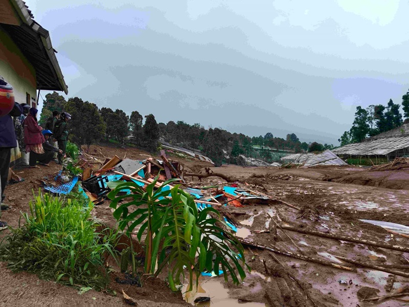 Peninjauan lokasi longsor di Bandung Barat oleh pemerintah