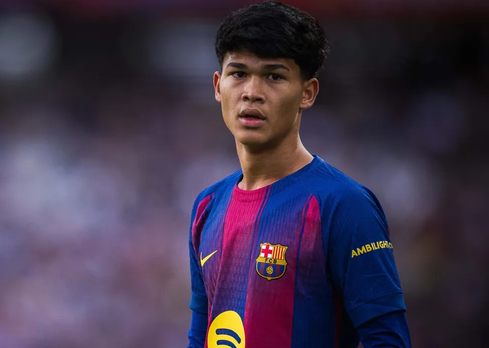 Gavi mengkritik cara staf pelatih Barcelona menangani Dro Fernandez