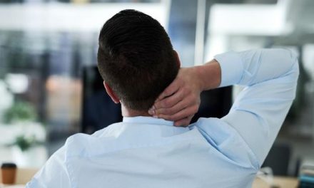 Tinjauan Ilmiah Nyeri dan Kaku pada Leher akibat Kolesterol Tinggi