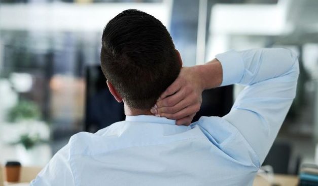 Tinjauan Ilmiah Nyeri dan Kaku pada Leher akibat Kolesterol Tinggi