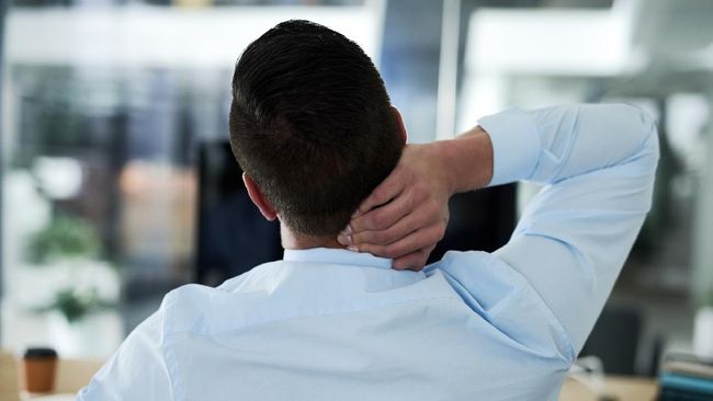 Tinjauan Ilmiah Nyeri dan Kaku pada Leher akibat Kolesterol Tinggi