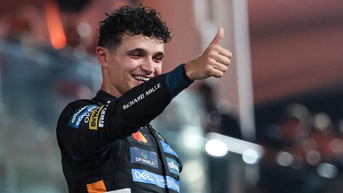 Lando Norris merayakan gelar juara dunia Formula 1 2025 bersama tim McLaren