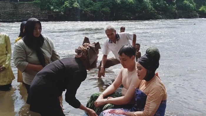 Tradisi Mandi Kasai sebagai Ritual Pernikahan Adat