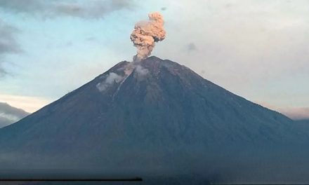 Gunung Semeru Meletus Berulang, Kolom Abu Capai 1.000 Meter