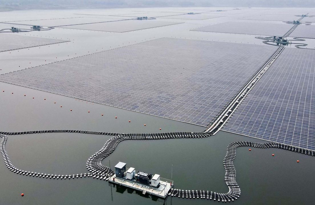 Pembangkit listrik tenaga surya sebagai pengganti PLTD di Indonesia