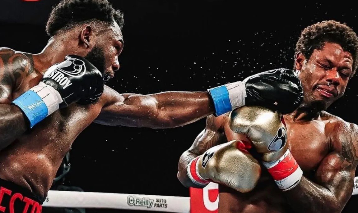 Carlos Adames mempertahankan gelar juara dunia WBC