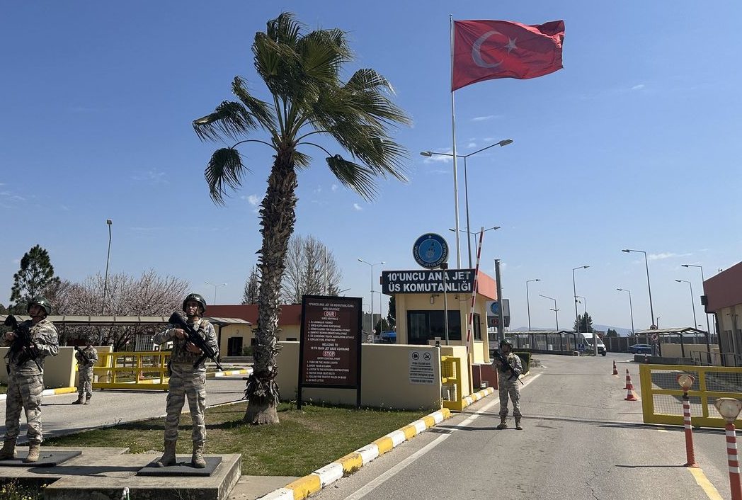 NATO mencegat rudal balistik Iran di wilayah udara Turki