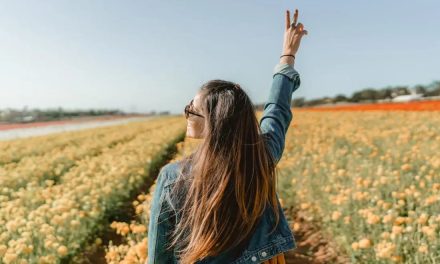 3 Zodiak yang Lepas Energi Negatif di Maret 2026