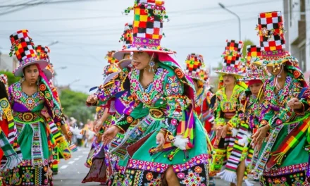 Mengenal Teori Sosiokultural: Prinsip dan Contoh Penerapan