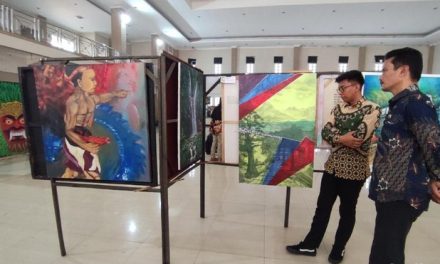 Seniman Ciamis Bingkai Sejarah Daerah Lewat Karya Seni Rupa