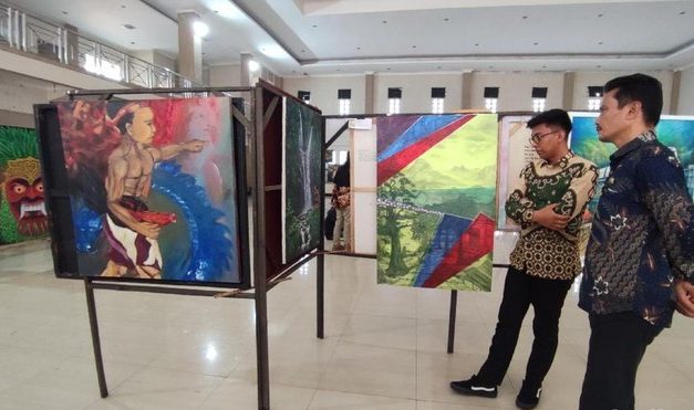 Seniman Ciamis Bingkai Sejarah Daerah Lewat Karya Seni Rupa