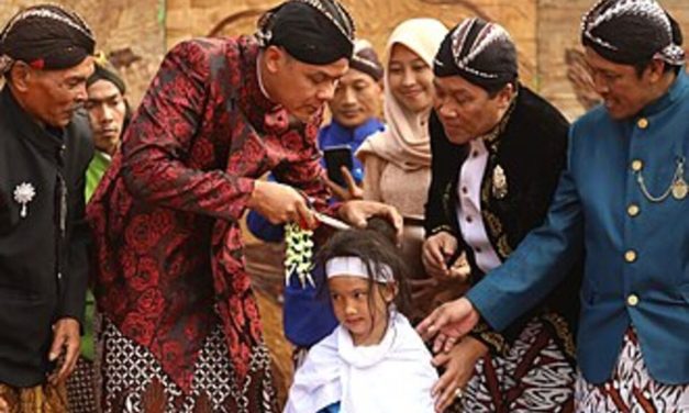 Sejarah, Makna, dan Filosofi Tradisi Penyucian yang Tetap Lestari