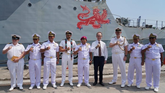 HMS Tamar Kunjungi Jakarta, Indonesia Inggris Perkuat Strategis
