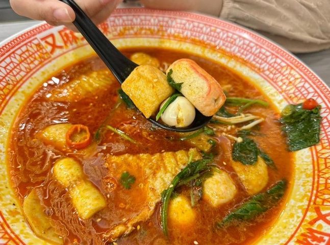 7 Malatang Berkuah Pedas Nagih dengan Pilihan Isi Komplet