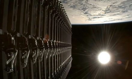 Ambisi Baru Elon Musk, Bangun Data Center AI di Angkasa