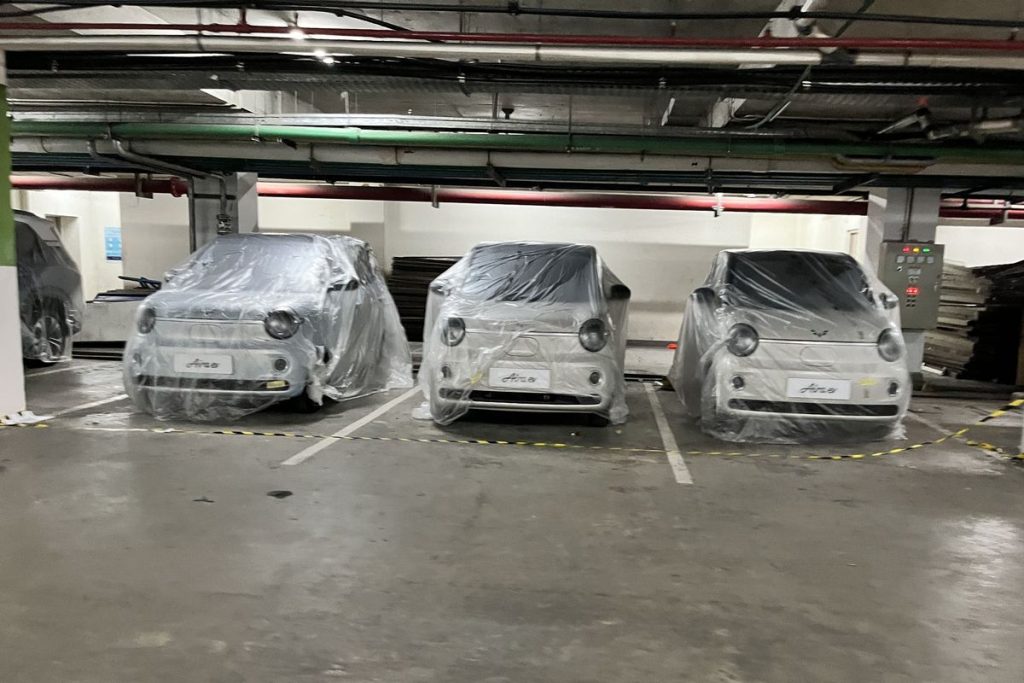 Wuling Aira EV berwarna putih dipamerkan menjelang peluncuran resmi di GIIAS 2026 Indonesia.