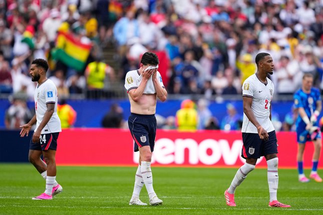Pemain Inggris dan Maroko menghadapi ancaman skorsing akibat akumulasi kartu kuning jelang perempat final Piala Dunia 2026.
