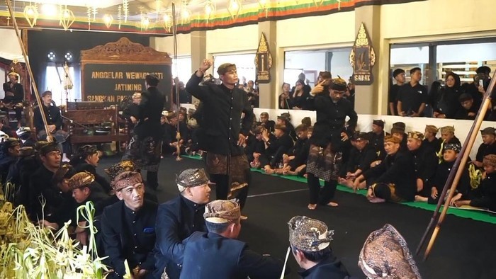 Budaya Suku Tengger Tetap Lestari Lewat Tradisi Hari Raya Karo di Gunung Bromo