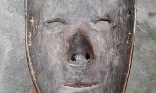 Topeng Loncek, Warisan Budaya Dayak Kanayatn yang Tetap Hidup di Kampung Adat Loncek