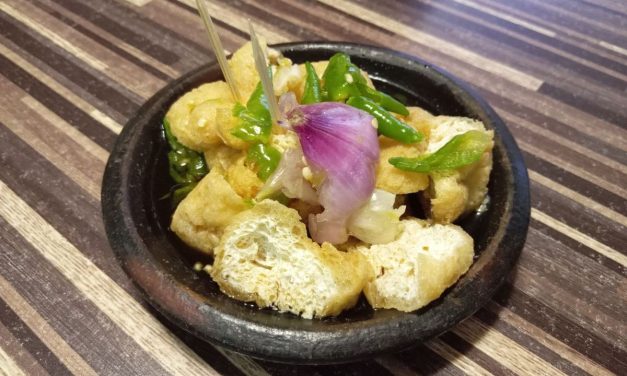 Resep Tahu Gejrot Cirebon dengan Kuah Gula Merah Pedas yang Menggoda Selera