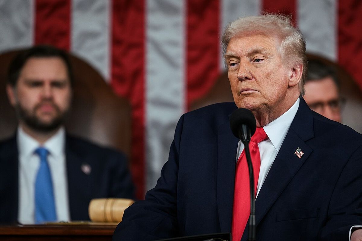 Trump hentikan rencana serangan ke Houthi