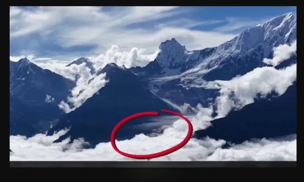 Rekaman Drone Diduga Tangkap Runtuhnya Gletser Pemicu Banjir Mematikan Nepal-Tibet